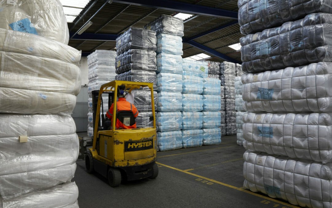 🚜Cariste : un rôle clé au cœur de la fibre textile! 🏗️