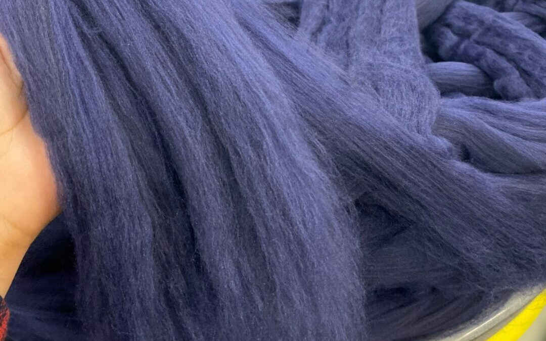 Au cœur des Fibres Synthétiques chez Peignage Dumortier !
